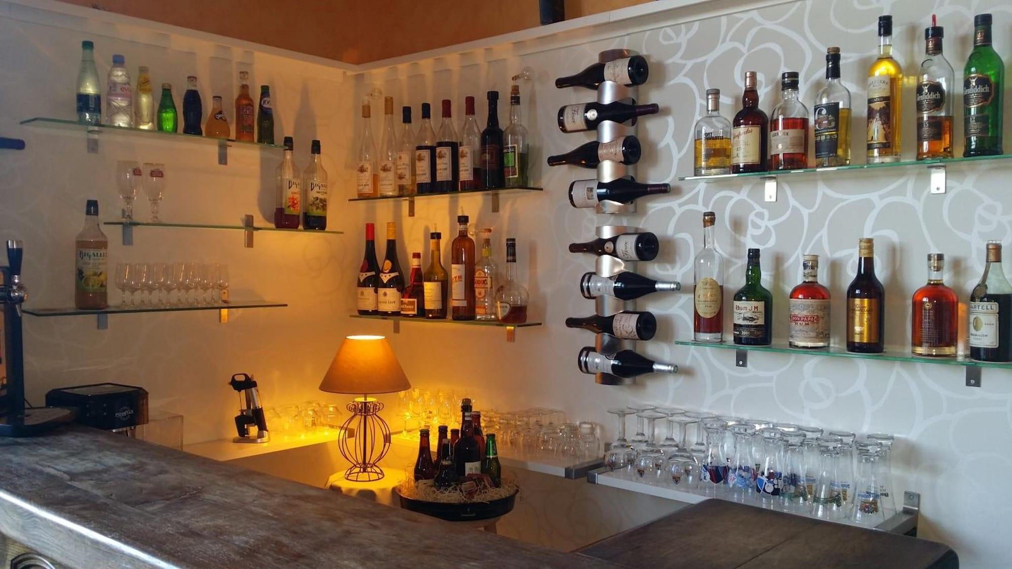 Logis Hotel Des Grands Vins Fleurie Exterior photo